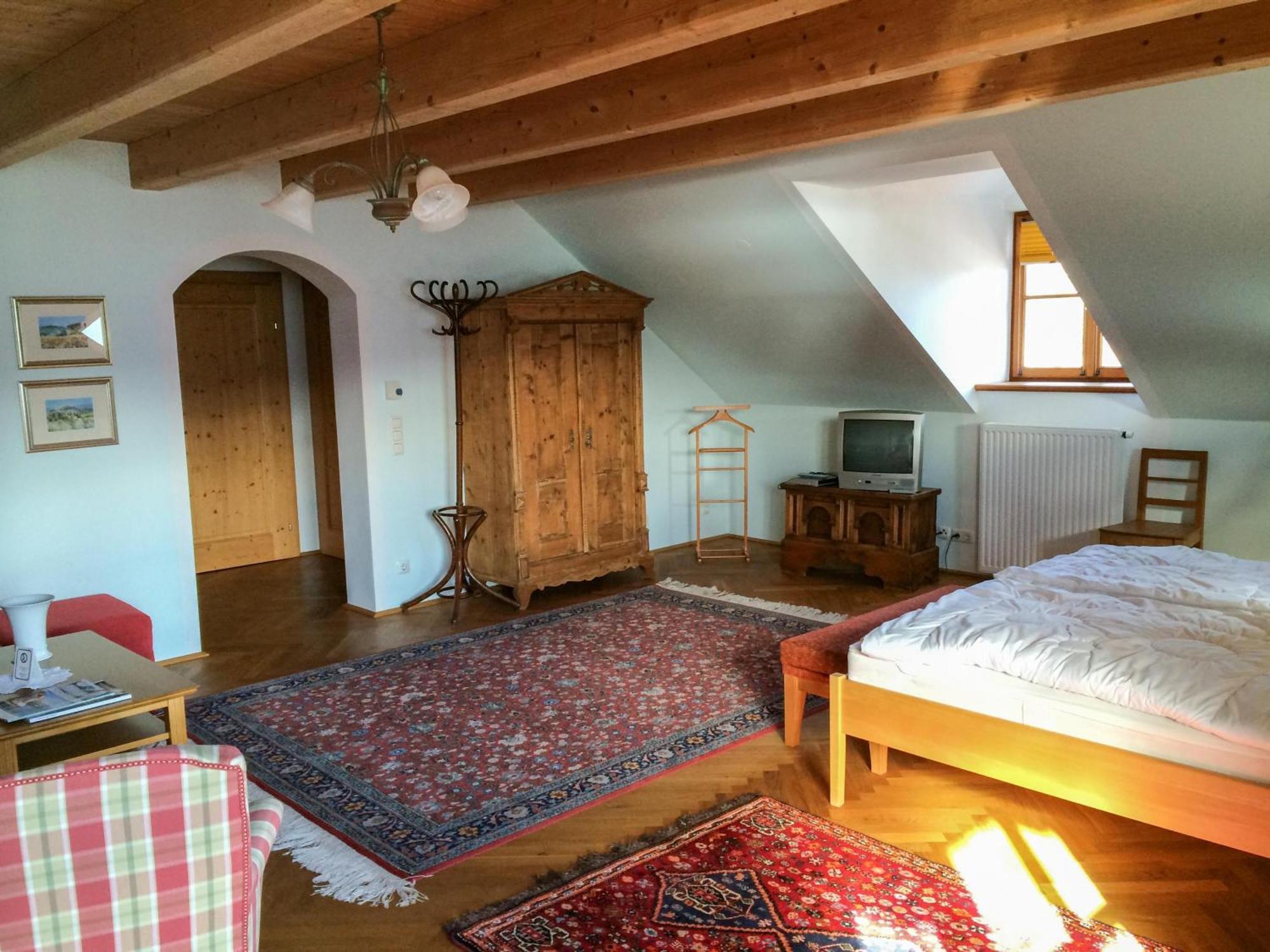 Schweizerhof Am See Altmuenster Room photo